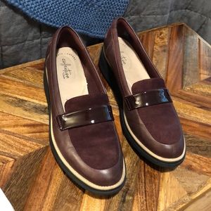 Women’s Clarks Loafers Size 8.5 Burgundy